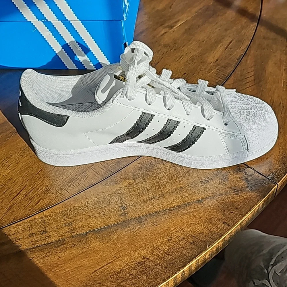 Shell Toe Adidas - Picture 8 of 8